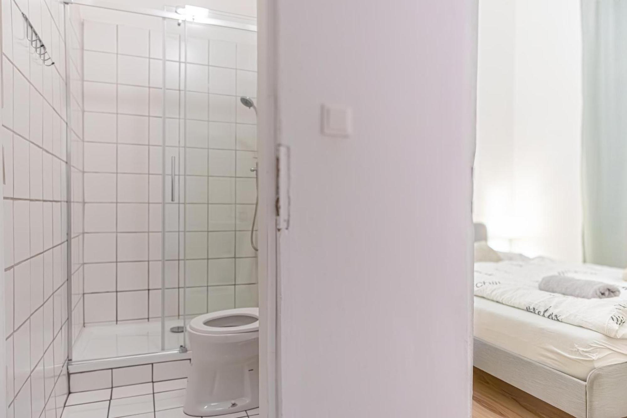 Апартаменты Budget-Friendly 2Br Apt With Great Location Вена Экстерьер фото