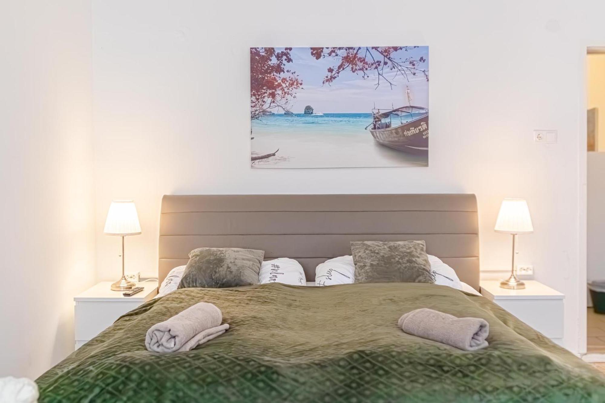 Апартаменты Budget-Friendly 2Br Apt With Great Location Вена Экстерьер фото